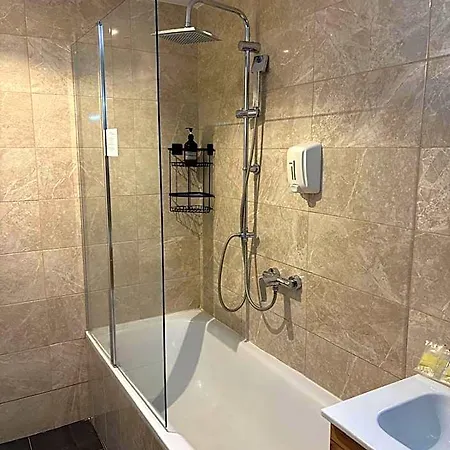 Ginebra Hotel
